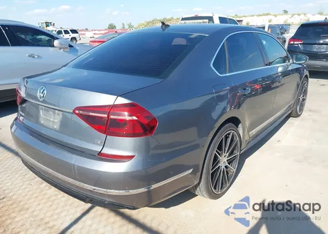 2017 Volkswagen Passat 1.8T R-Line z USA, uszkodzony, nr VIN 1VWDT7A36HC024482